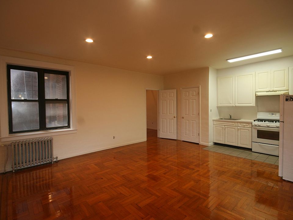 1st image of 25 Lincoln Blvd #2