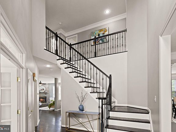 3rd image of 5778 Coachview Ct