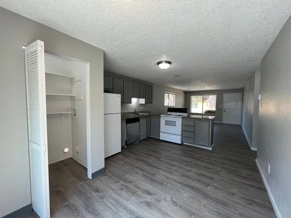 Country Rambler, 720 SE 187th Ave #102, Portland, OR 97233