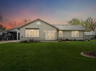 N2482 Rock River Rd, Fort Atkinson, WI 53538