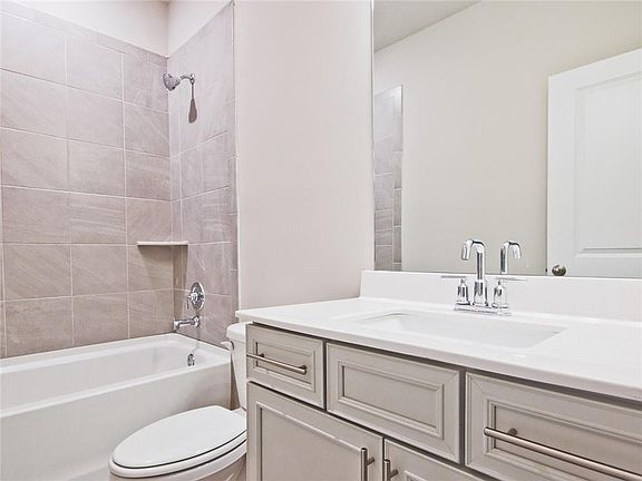 3rd image of 113 Lincoln St #1040