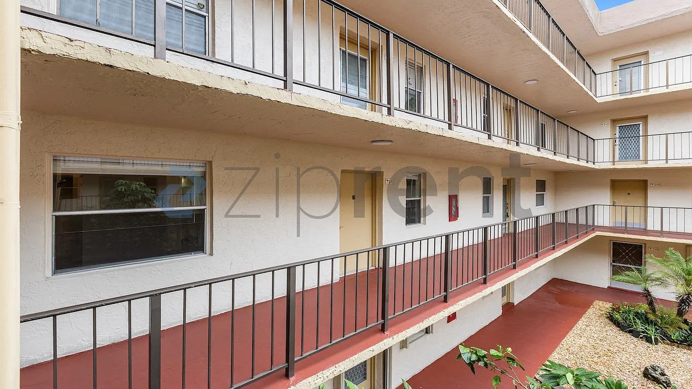 2 bed, 865 sqft, $1,530 — Photo 1