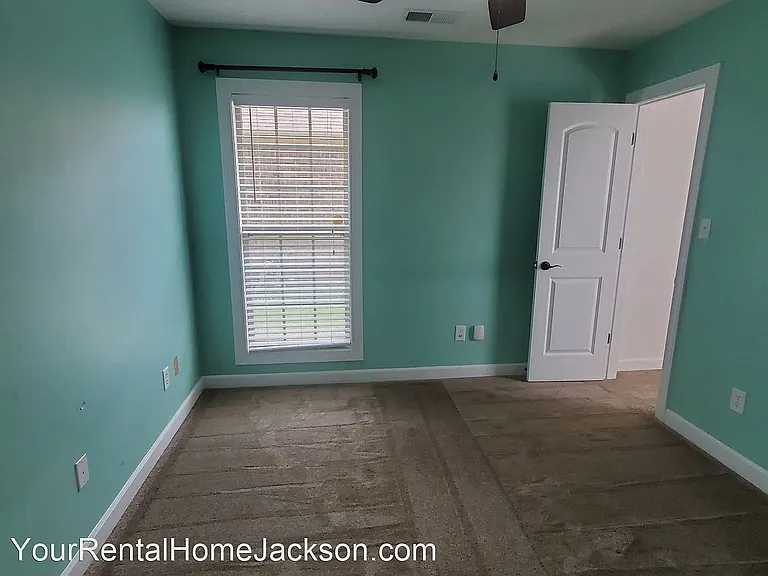 82 Grove Hill Ln — Photo 40