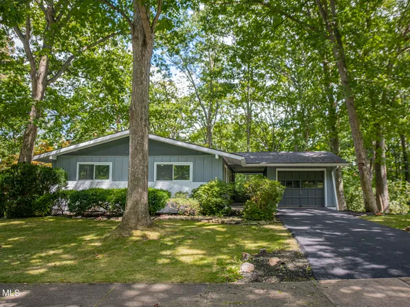 1886 N Oak Ln, State College, PA 16803