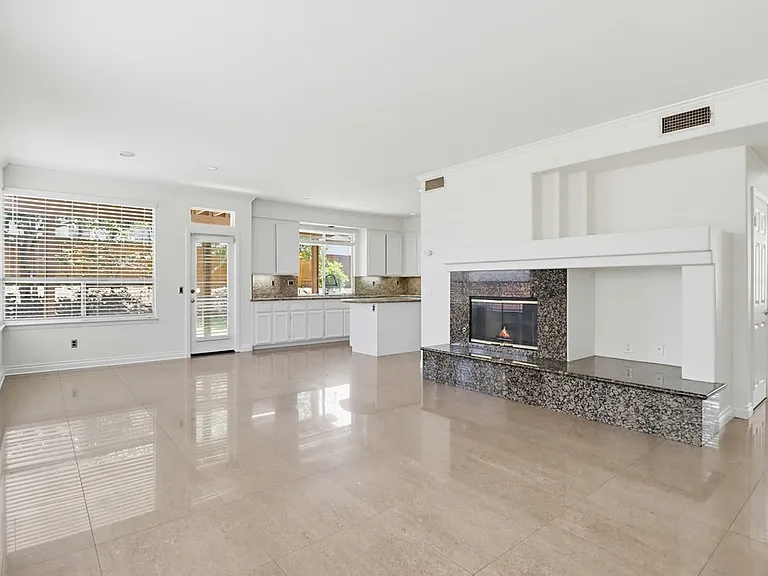 1100 Corrales Ln — Photo 25