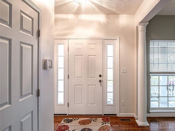 2nd image of 2572 King Charles St