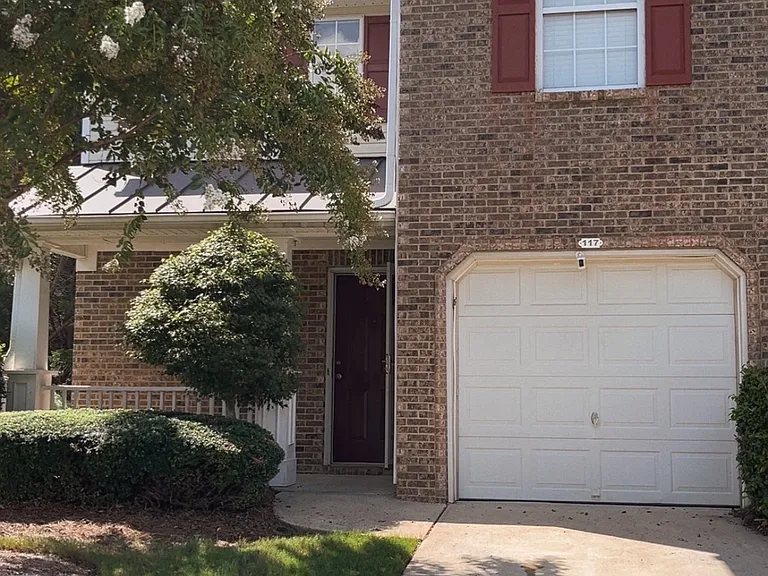 117 Fox Creek Dr — Photo 1