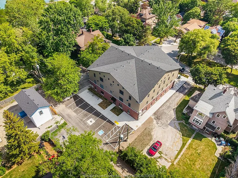 185 Randolph Pl — Photo 35