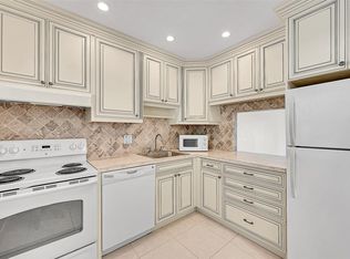 23 Abbey Ln APT 202, Delray Beach, FL 33446