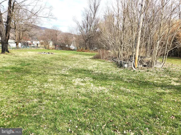 153 George St, Hyndman, PA 15545