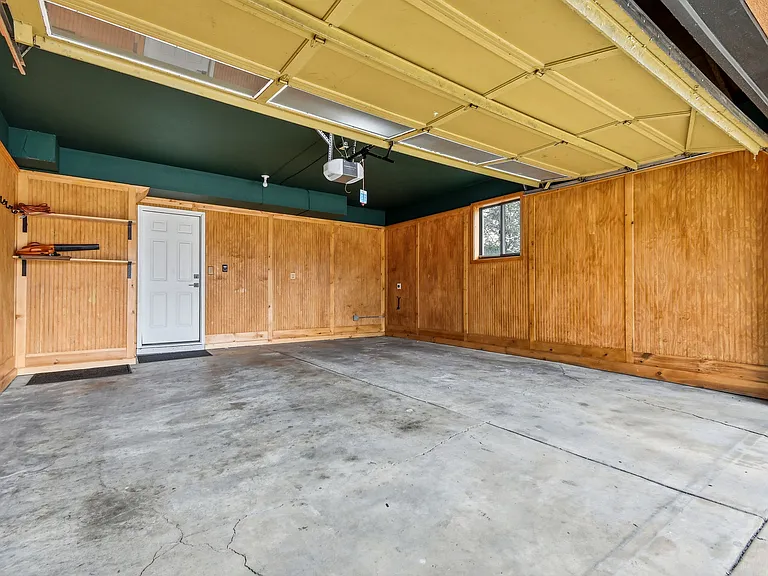 7489 Mount Meeker Rd — Photo 28