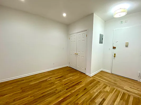 Rented by City Connections Realty | media 14