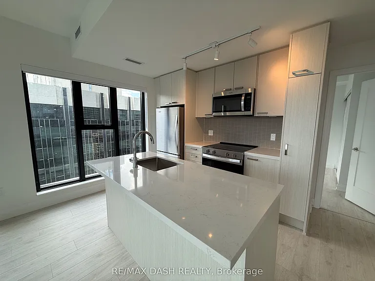 20 Soudan Ave #1907 — Photo 9
