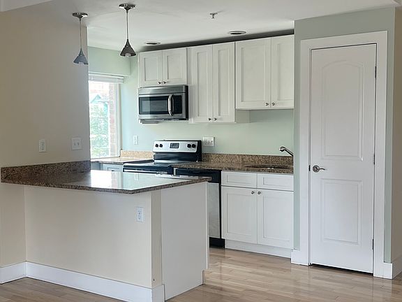 2nd image of 2260 Park Ave #3C