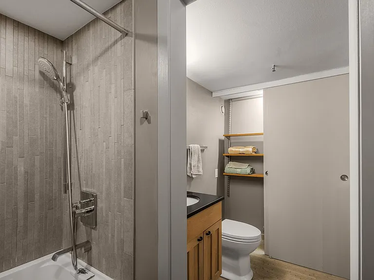 540 N Lake Shore Dr — Photo 18