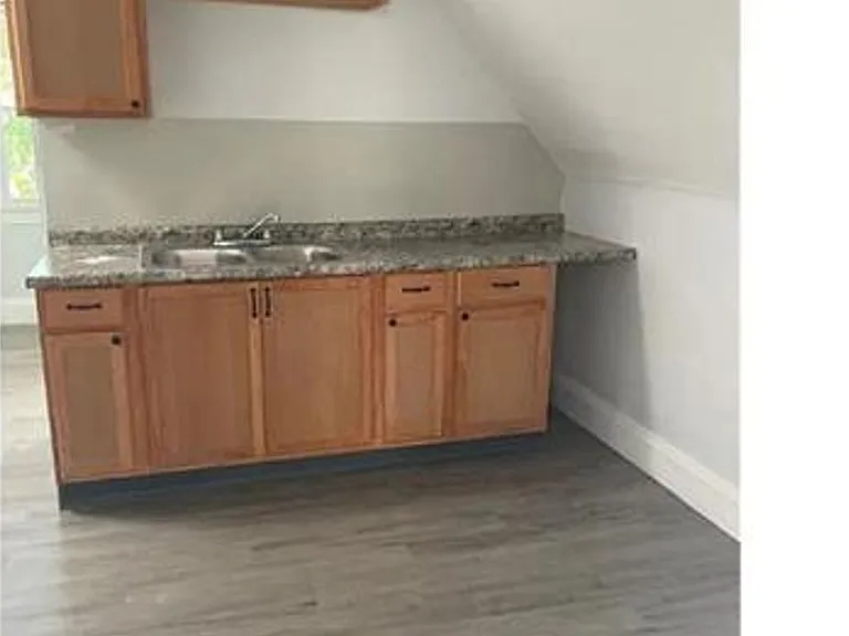957 Parkway Rd — Photo 10