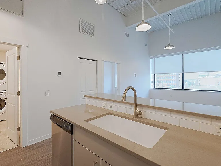 501 S Capitol Ave — Photo 49