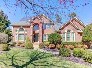 6048 Renwick Dr, Glen Allen, VA 23059
