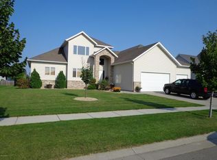 4427 5th St S, Moorhead, MN 56560