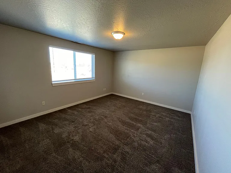 63159 NE De Haviland St — Photo 11