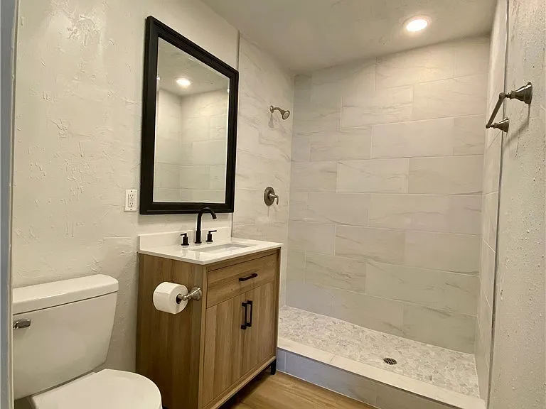 106 Leeland Heights Blvd W — Photo 13