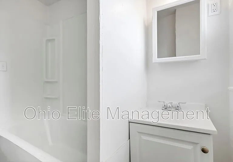 2709 Sullivant Ave — Photo 25