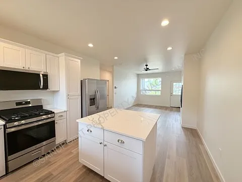 609 W 2nd Ave — Photo 15