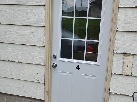 4th image of 902 3rd Ave N #4