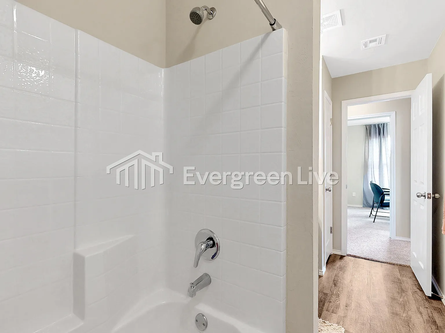 4 bed, 2.0 bath, 1459 sqft, $1,705 — Photo 4