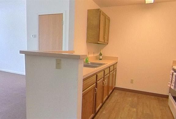5th image of 729 W Grand Ave #10
