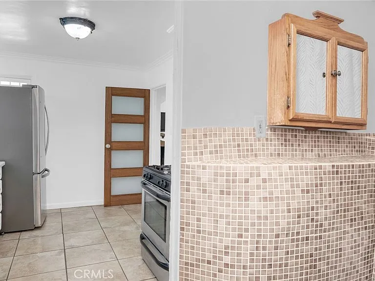 2620 Commodore St — Photo 15