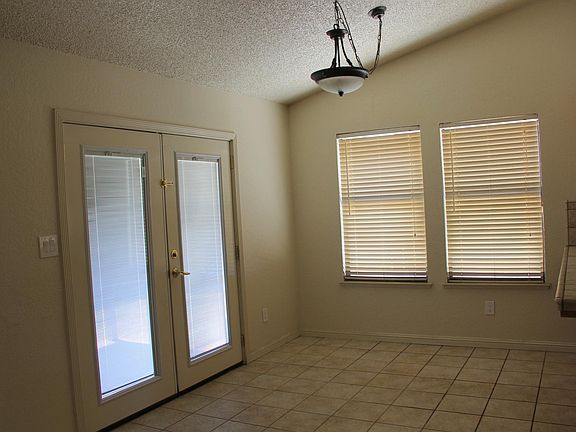 4th image of 326 Cottonwood Dr
