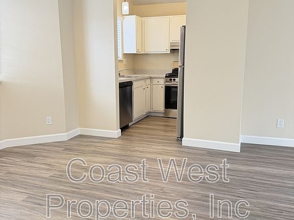 3rd image of 297 Acacia Ave #A