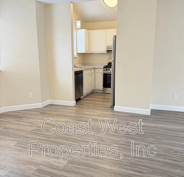 297 Acacia Ave #A — Photo 3