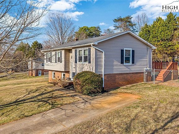 4th image of 166 Lynnewood Drive