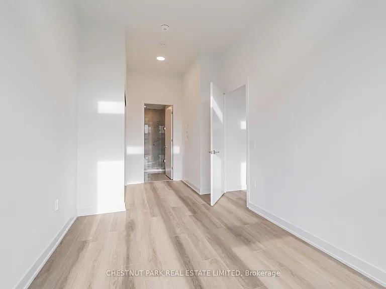 9 Tecumseth St #107 — Photo 8