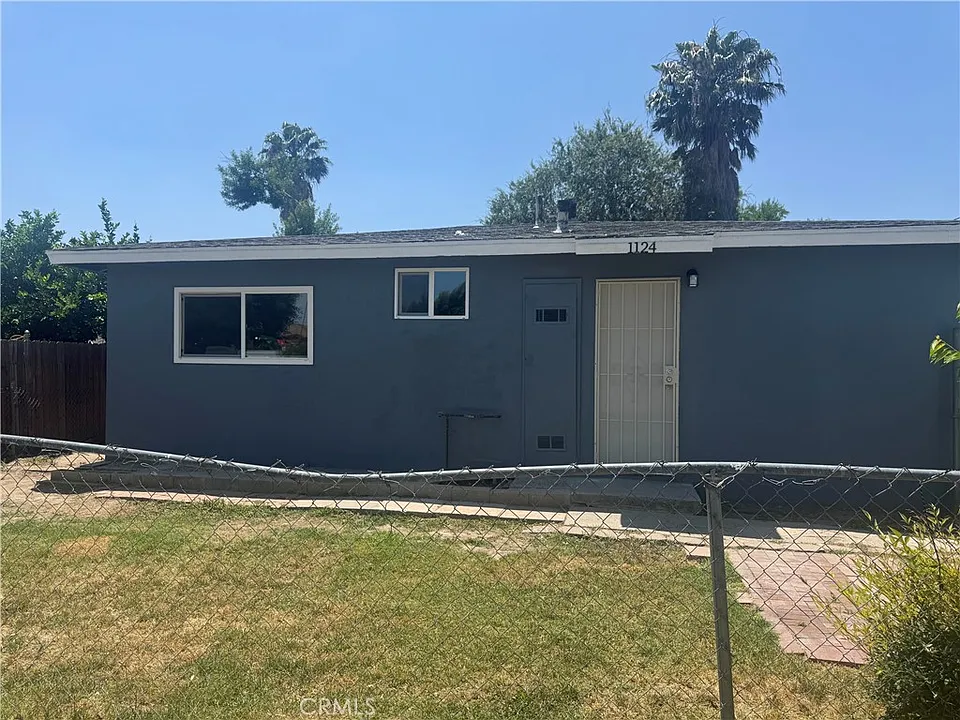 1124 Ramona Ave