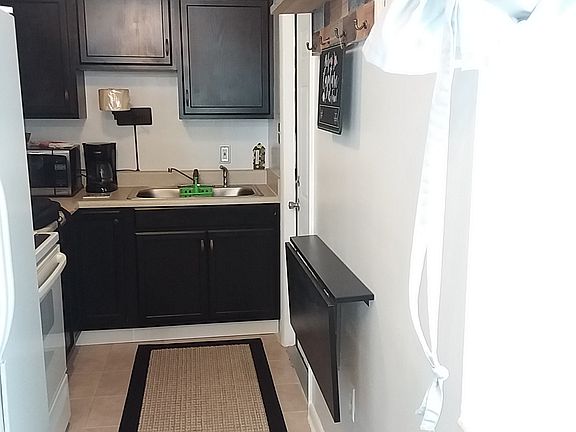 5th image of 4486 Bullard St