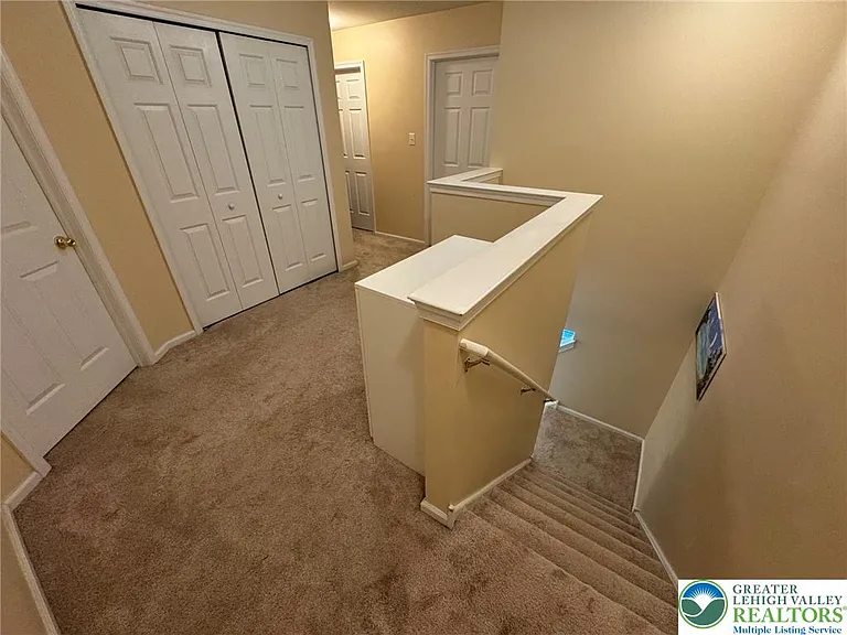 1081 Tudor Dr — Photo 16
