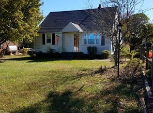 181 Tightsqueeze Rd, Chatham, VA 24531