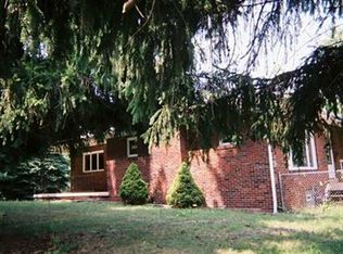 142 Hall Rd, Aliquippa, PA 15001