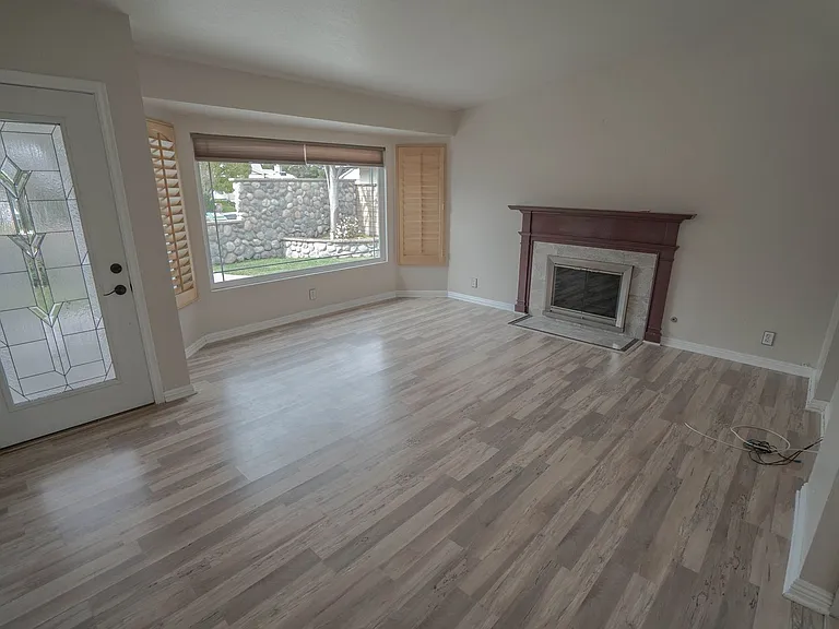 22735 Norton Dr — Photo 3