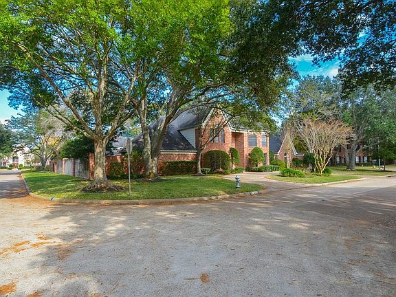 Another view of the expansive home on a corner lot located just minutes from I-10, Beltway 8 & Hwy 99.