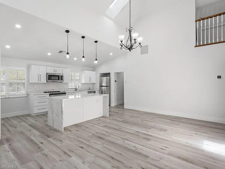 1131 Crayton Rd — Photo 9