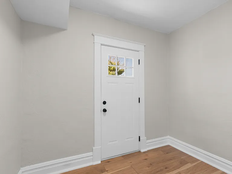 1024 Commodore Dr #A — Photo 5