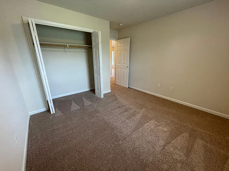 11327 Hampton Ct — Photo 15