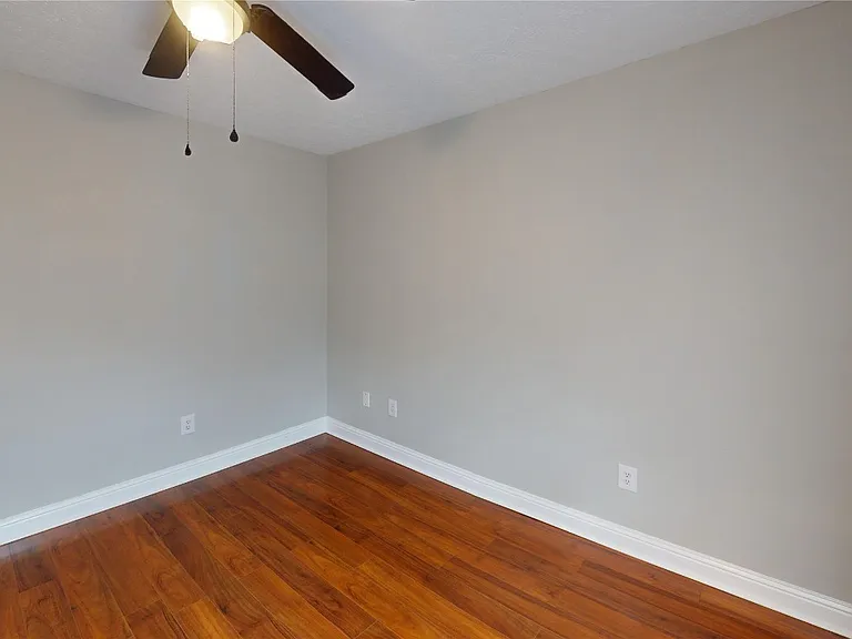 109 Sheila Blvd — Photo 23