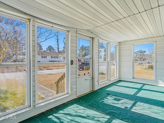 3rd image of 127 Bryan Place