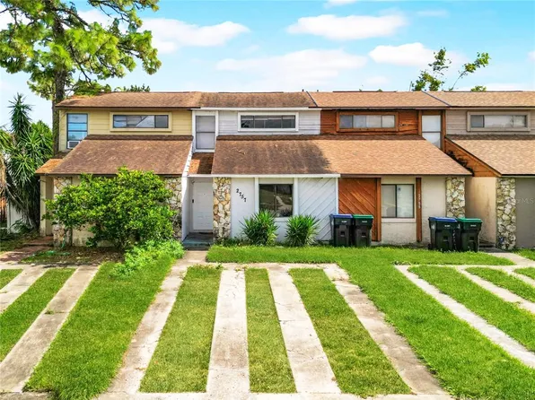 2757 Hunt Club Ln, Orlando, FL 32826