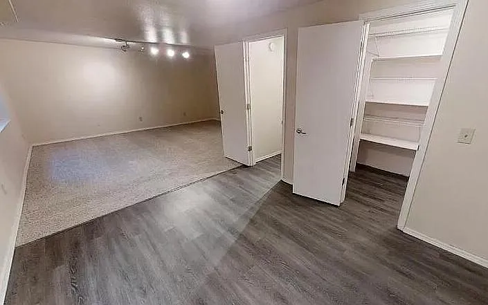 7836 Scarborough Dr — Photo 15